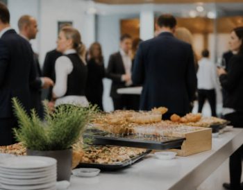 Traiteur gironde : services, prestations et solutions pour vos événements professionnelles et privés