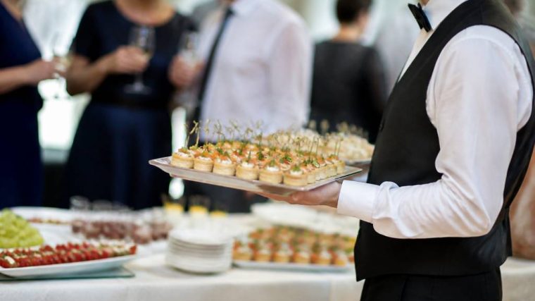 Traiteurs : comment choisir le service idéal pour votre événement