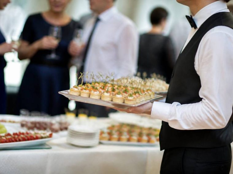 Traiteurs : comment choisir le service idéal pour votre événement