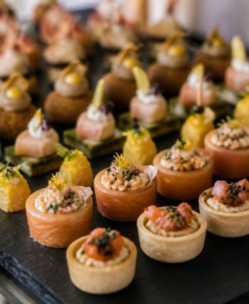 Pièce cocktail gastronomique : idées raffinées pour vos réceptions professionnelles et privées