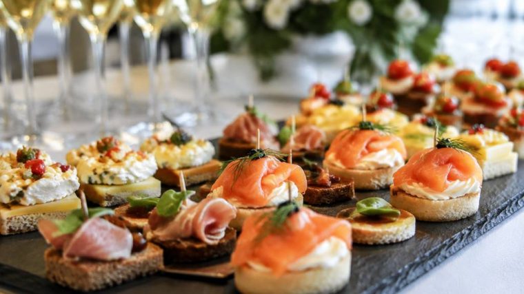 Toast traiteur : idées et conseils pour réussir vos réceptions